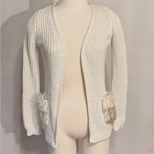 Women’s Tahari Medium Cream Cardigan‎ Sweater with Faux Fur Pockets